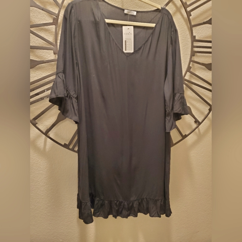 Black Ruffled V-Neck Dress XL